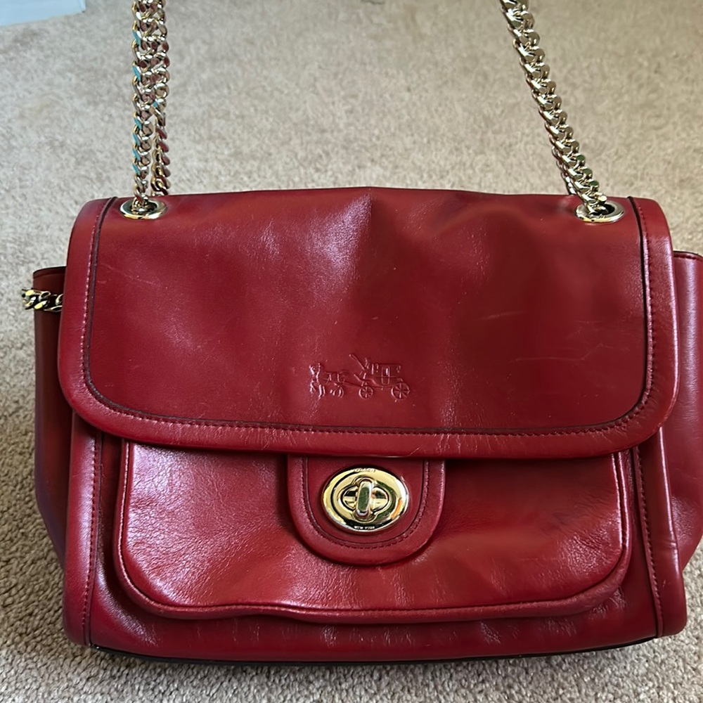 Coach is blood shoulder purse or crossbody